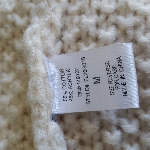 Cream Sweater medium - Picture 6 of 6